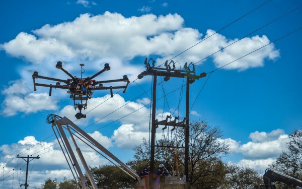 Elektro-distribucijski sustavi - Dron i elektronička mreža